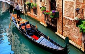 Venecia__Italia__Gondola-001